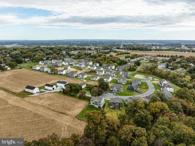695 LAWRENCE BLVD, Lancaster, PA 17601