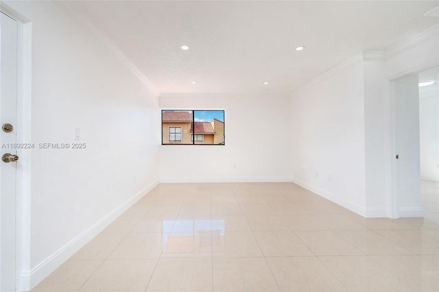 2775 W 61st Place 207, Hialeah, FL 33016