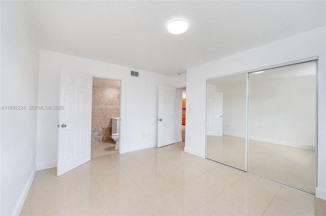 2775 W 61st Place 207, Hialeah, FL 33016