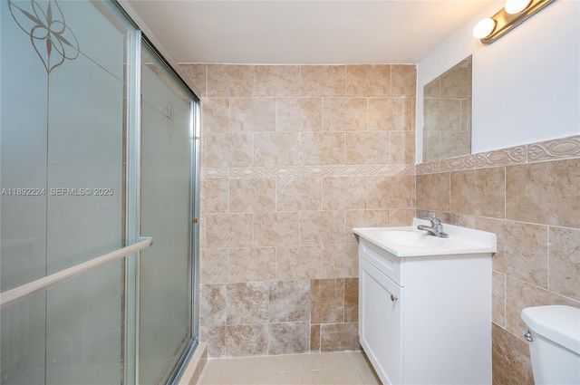 2775 W 61st Place 207, Hialeah, FL 33016