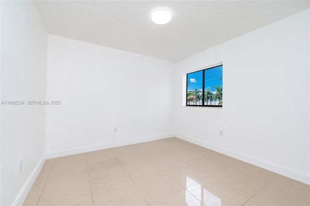 2775 W 61st Place 207, Hialeah, FL 33016