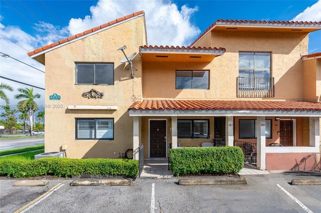 2775 W 61st Place 207, Hialeah, FL 33016