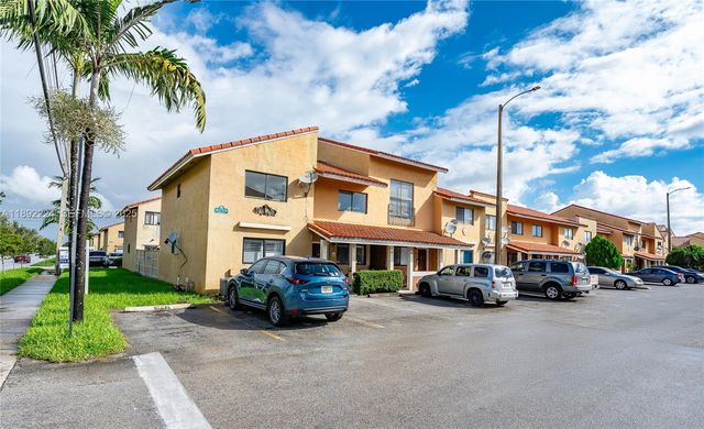 2775 W 61st Place 207, Hialeah, FL 33016