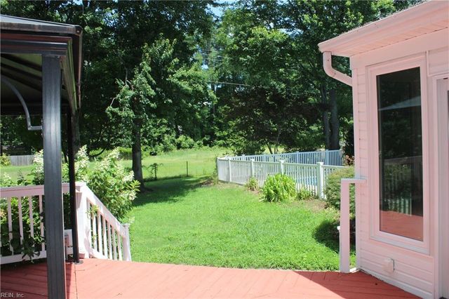 718 Beckley LN, Chesapeake, VA 23322