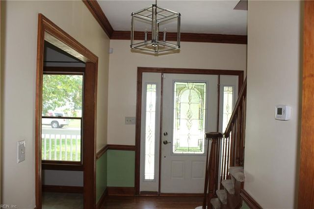 718 Beckley LN, Chesapeake, VA 23322