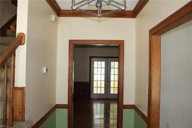 718 Beckley LN, Chesapeake, VA 23322