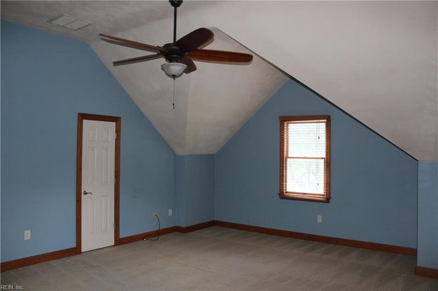 718 Beckley LN, Chesapeake, VA 23322