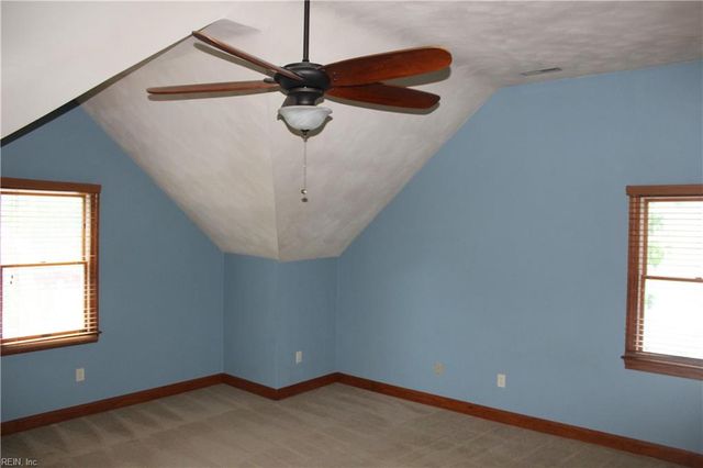 718 Beckley LN, Chesapeake, VA 23322