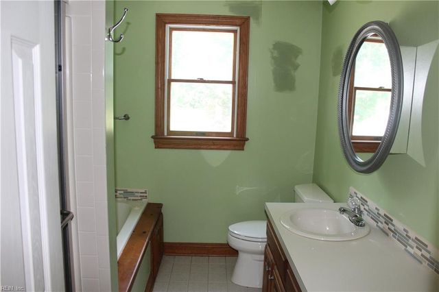 718 Beckley LN, Chesapeake, VA 23322