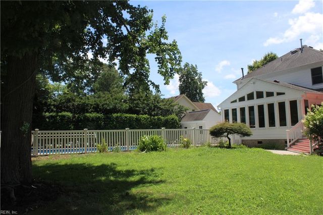 718 Beckley LN, Chesapeake, VA 23322