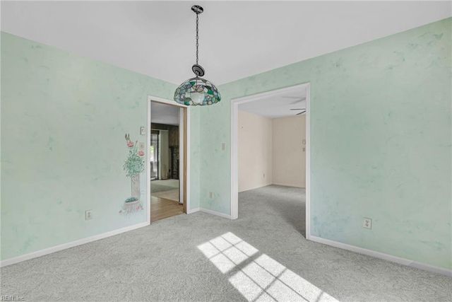 2072 Snug Harbor DR, Hayes, VA 23072