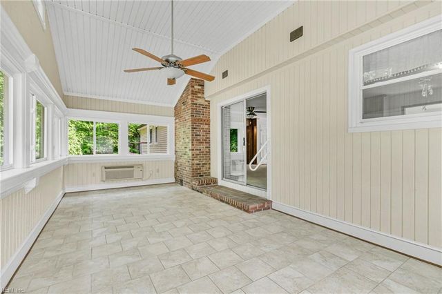 2072 Snug Harbor DR, Hayes, VA 23072