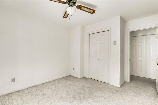 2072 Snug Harbor DR, Hayes, VA 23072