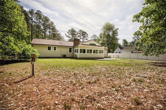 2072 Snug Harbor DR, Hayes, VA 23072