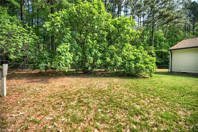 2072 Snug Harbor DR, Hayes, VA 23072