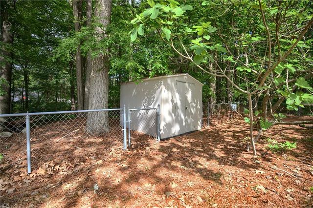 2072 Snug Harbor DR, Hayes, VA 23072