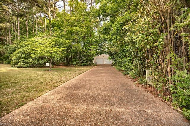 2072 Snug Harbor DR, Hayes, VA 23072