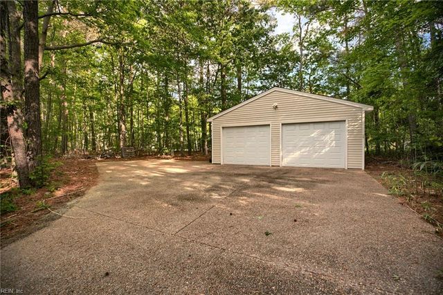 2072 Snug Harbor DR, Hayes, VA 23072