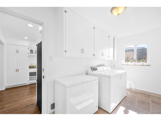 3035 N Monaco st Pkwy, Denver, CO 80207