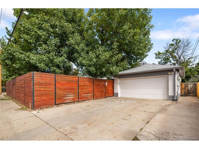 3035 N Monaco st Pkwy, Denver, CO 80207