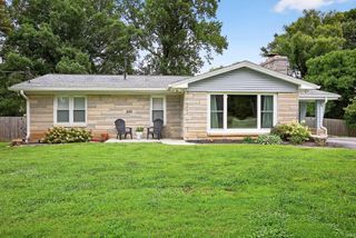 550 W Cross Road, Bloomington, IN 47403