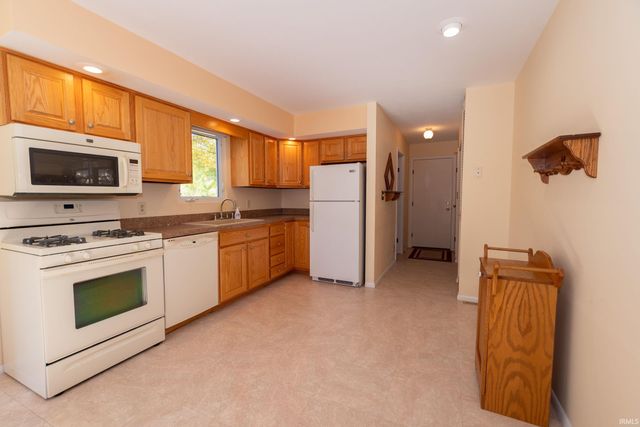 5435 York Road, South Bend, IN 46614