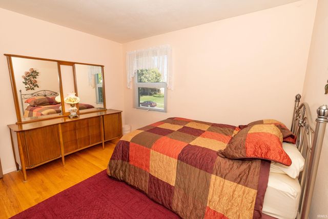 5435 York Road, South Bend, IN 46614