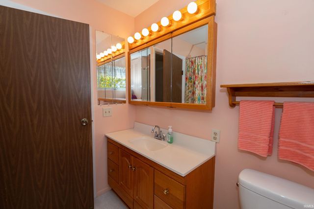 5435 York Road, South Bend, IN 46614