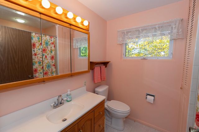 5435 York Road, South Bend, IN 46614