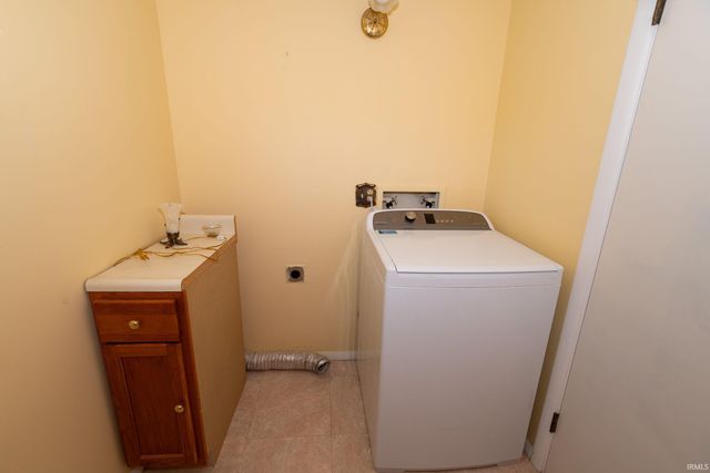 5435 York Road, South Bend, IN 46614