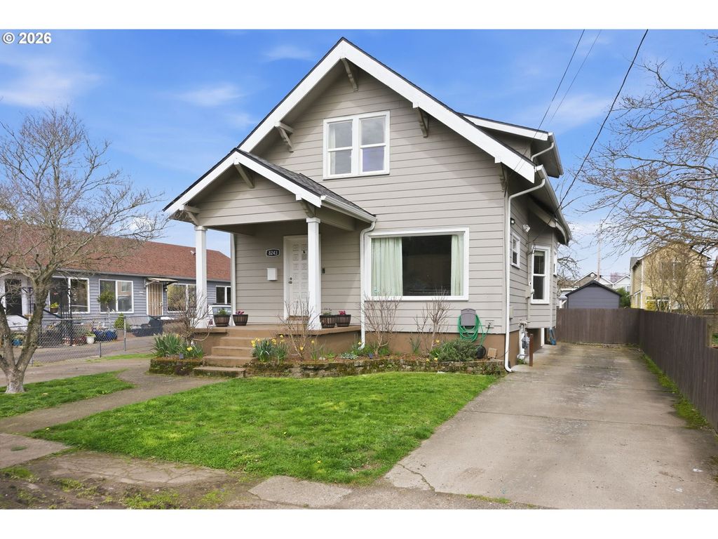 8243 Ne HASSALO St, Portland, OR 97220