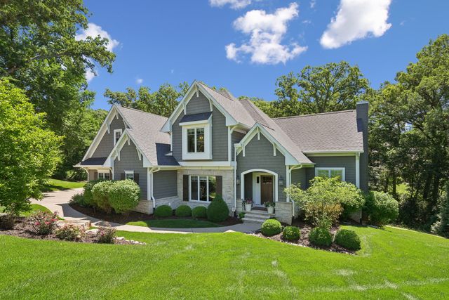 4865 Woody Creek Circle, Bettendorf, IA 52722