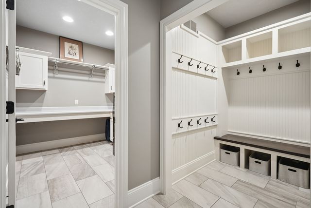 4865 Woody Creek Circle, Bettendorf, IA 52722