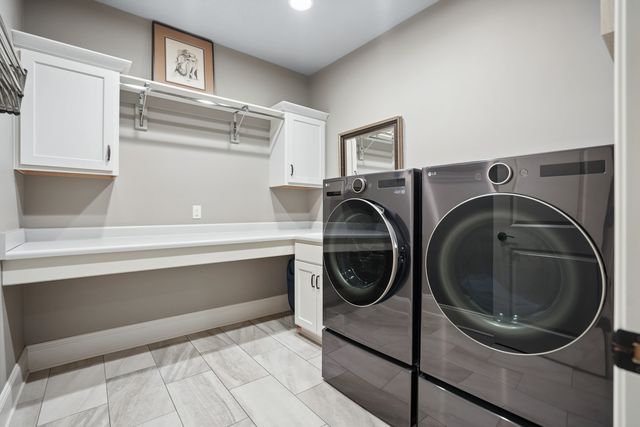 4865 Woody Creek Circle, Bettendorf, IA 52722