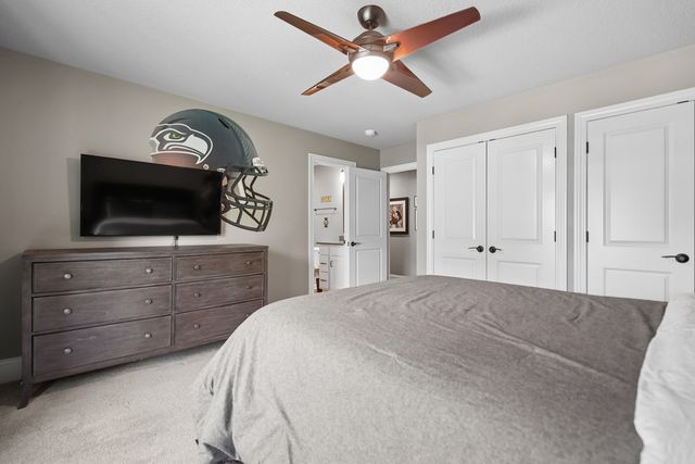 4865 Woody Creek Circle, Bettendorf, IA 52722
