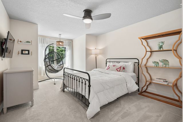 4865 Woody Creek Circle, Bettendorf, IA 52722