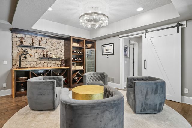 4865 Woody Creek Circle, Bettendorf, IA 52722
