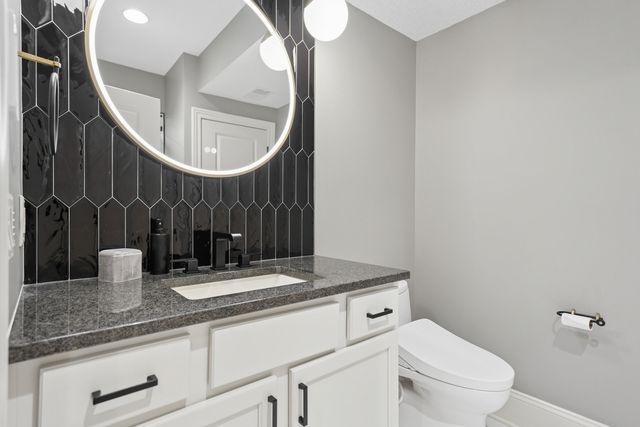 4865 Woody Creek Circle, Bettendorf, IA 52722