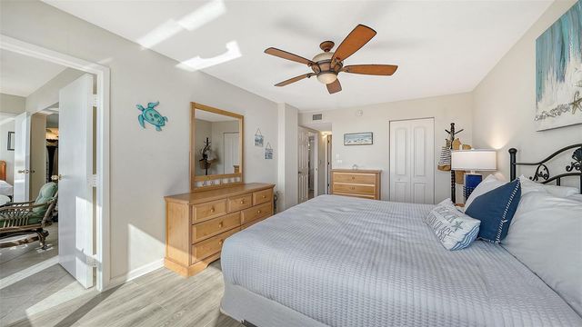 5855 MIDNIGHT PASS ROAD 605, Sarasota, FL 34242