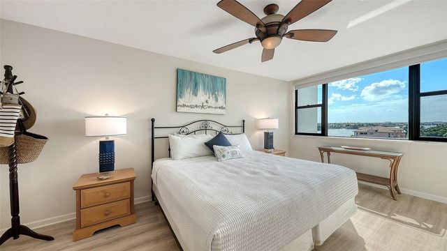 5855 MIDNIGHT PASS ROAD 605, Sarasota, FL 34242