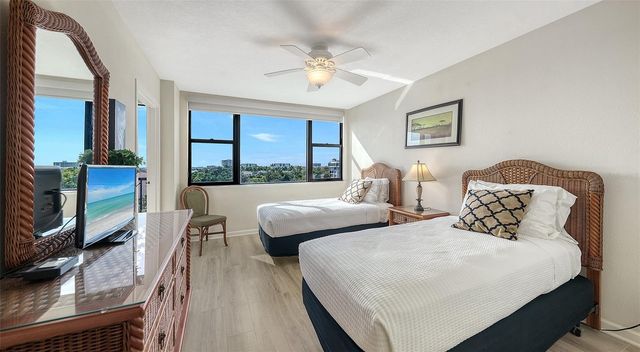 5855 MIDNIGHT PASS ROAD 605, Sarasota, FL 34242