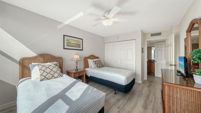 5855 MIDNIGHT PASS ROAD 605, Sarasota, FL 34242