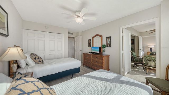 5855 MIDNIGHT PASS ROAD 605, Sarasota, FL 34242