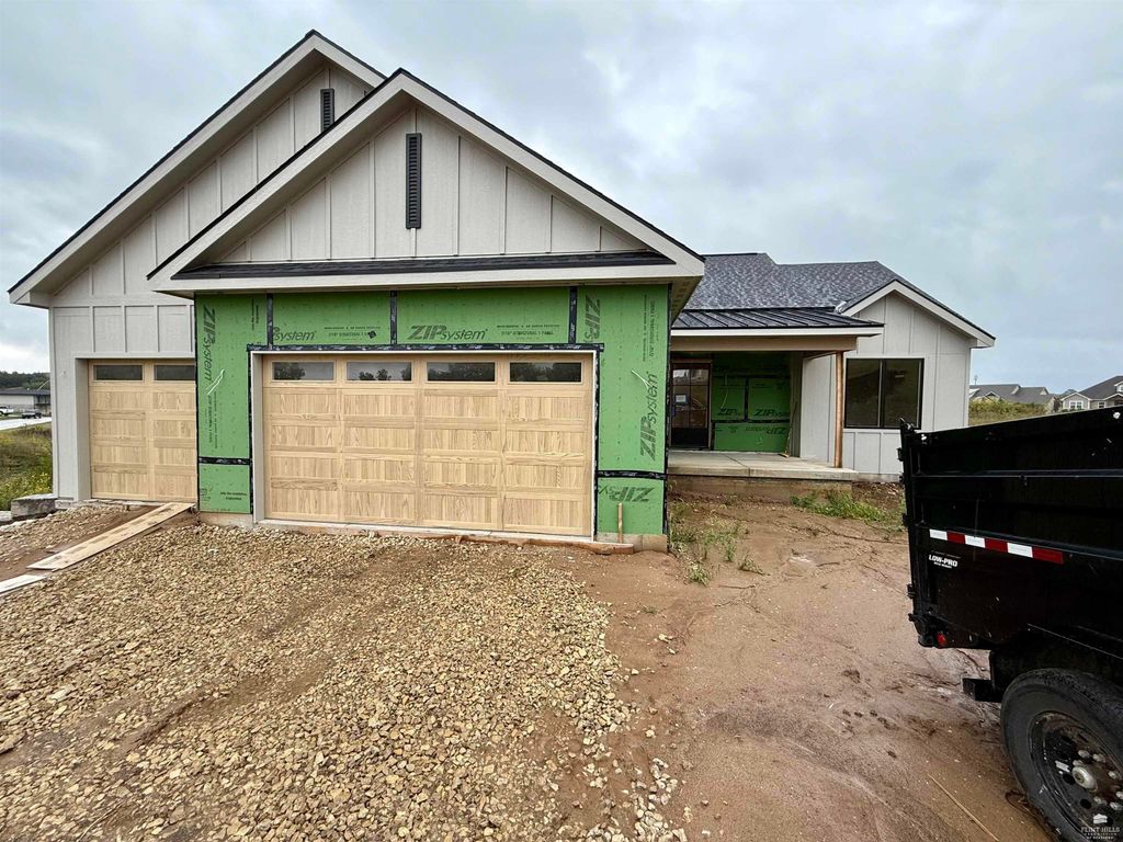 3330 Ocean Drive, Manhattan, KS 66503