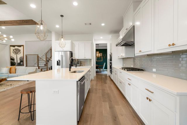 288 Hazy Hills LOOP, Dripping Springs, TX 78620