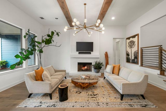 288 Hazy Hills LOOP, Dripping Springs, TX 78620