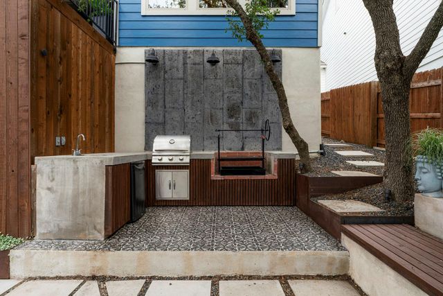 288 Hazy Hills LOOP, Dripping Springs, TX 78620