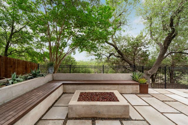 288 Hazy Hills LOOP, Dripping Springs, TX 78620