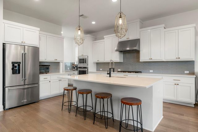 288 Hazy Hills LOOP, Dripping Springs, TX 78620