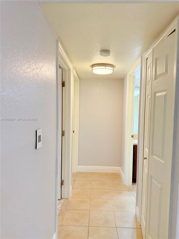 7140 NW 179th St 107, Hialeah, FL 33015